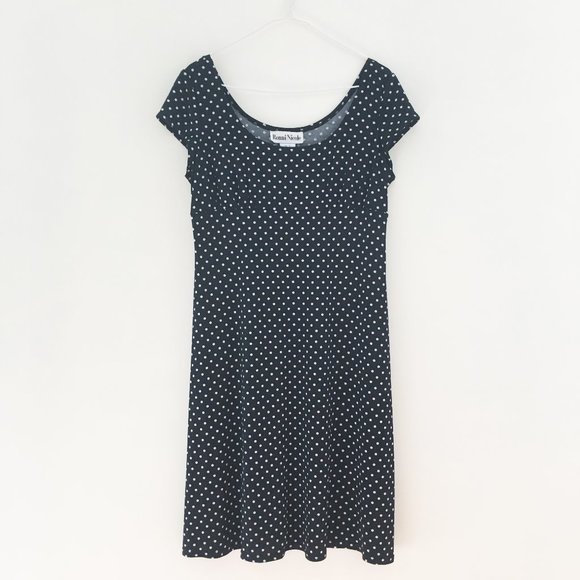 Ronni Nicole Dresses & Skirts - Ronni Nicole black polka dot short sleeve  dress.